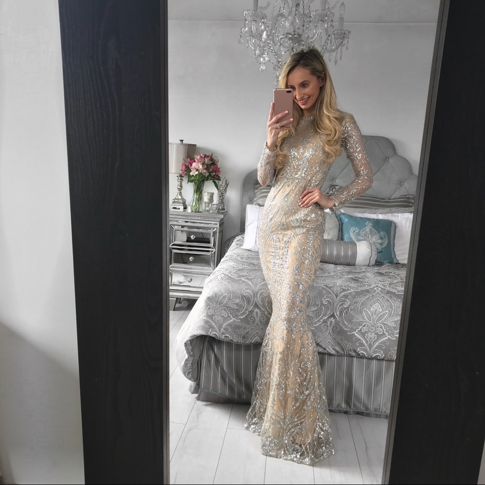 Long Sleeve Glitter Pattern Maxi Formal Dress - Picture 6 of 8